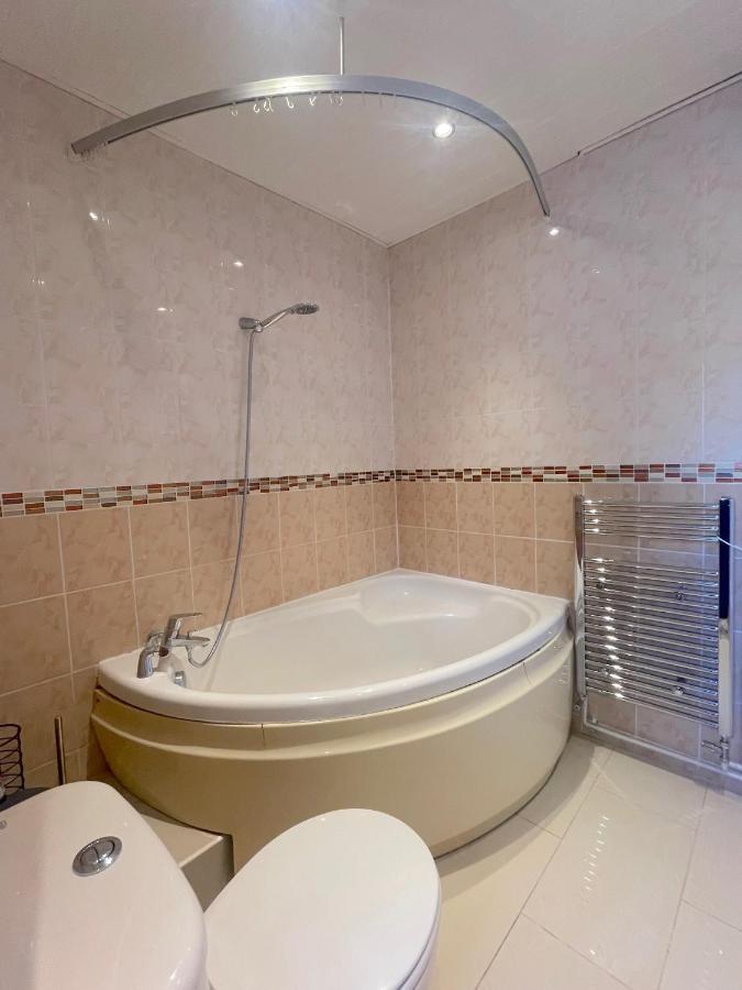 303 Alexandra Avenue Ha2 9Dx Pinner Exterior foto
