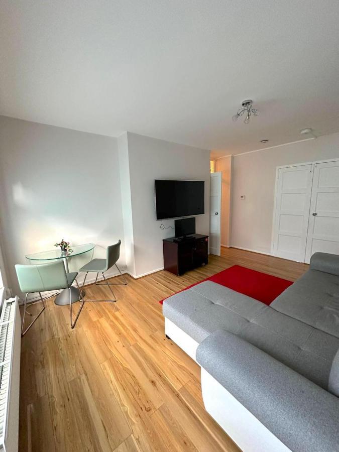 303 Alexandra Avenue Ha2 9Dx Pinner Exterior foto
